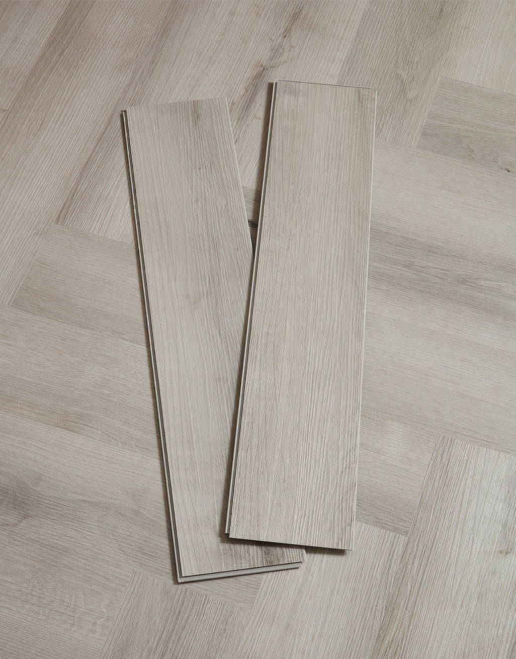 EvoCore Essentials Herringbone - Cloudy White Oak 3
