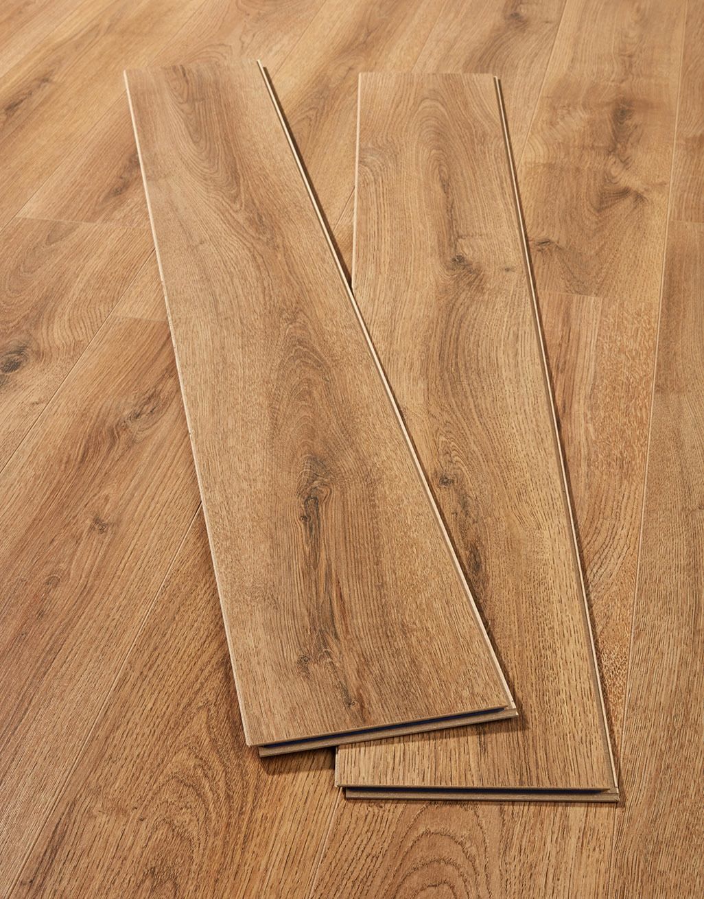 Kronotex Derwent 8mm Laminate Flooring - Summer Oak 3