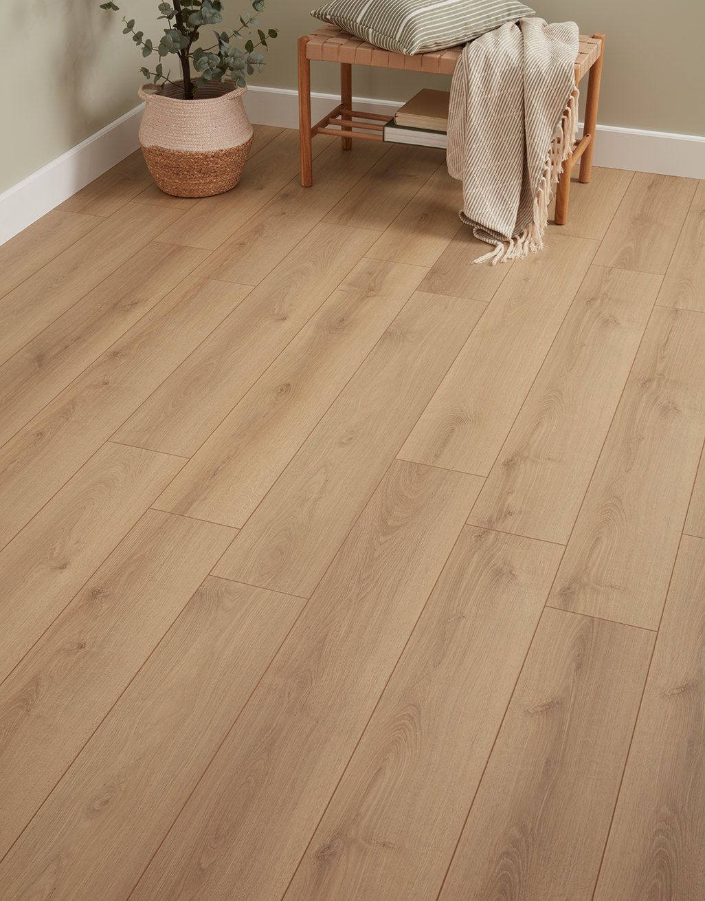 Ullswater 12mm Laminate Flooring - Natural Maple 1